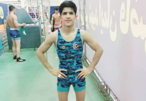 کشتی گیر کرمانی به فینال مسابقات نوجوانان کشور راه یافت